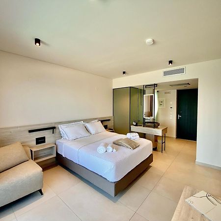 Eleia Seafront Rooms & Villas Petra  Esterno foto