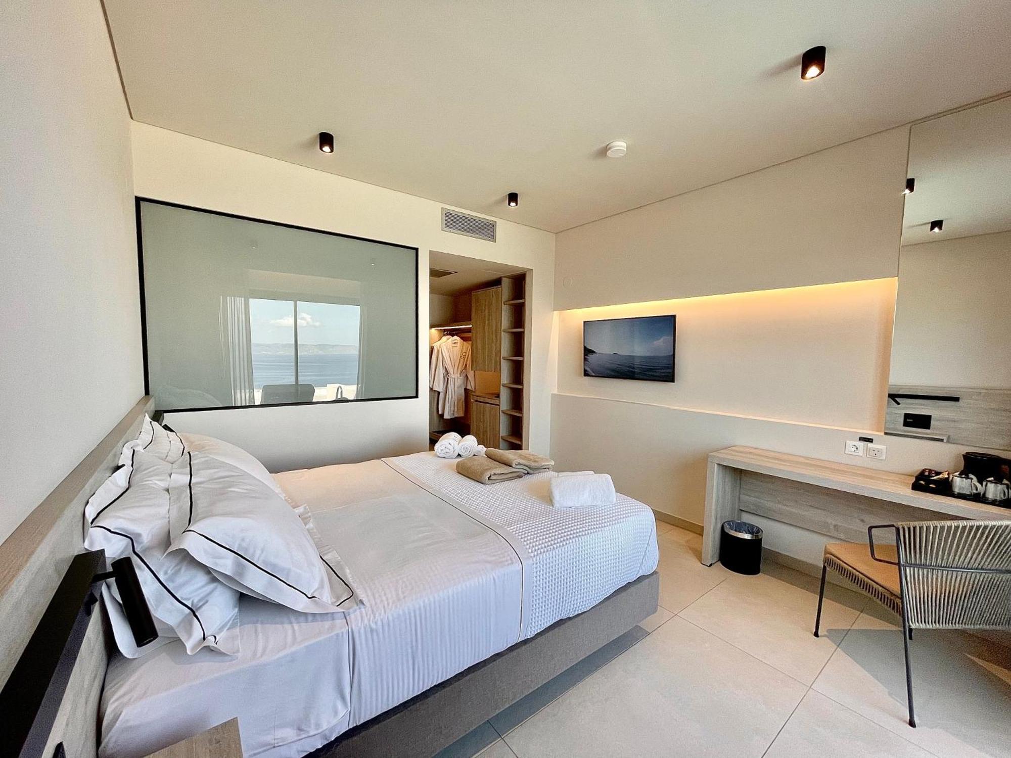 Eleia Seafront Rooms & Villas Petra  Esterno foto