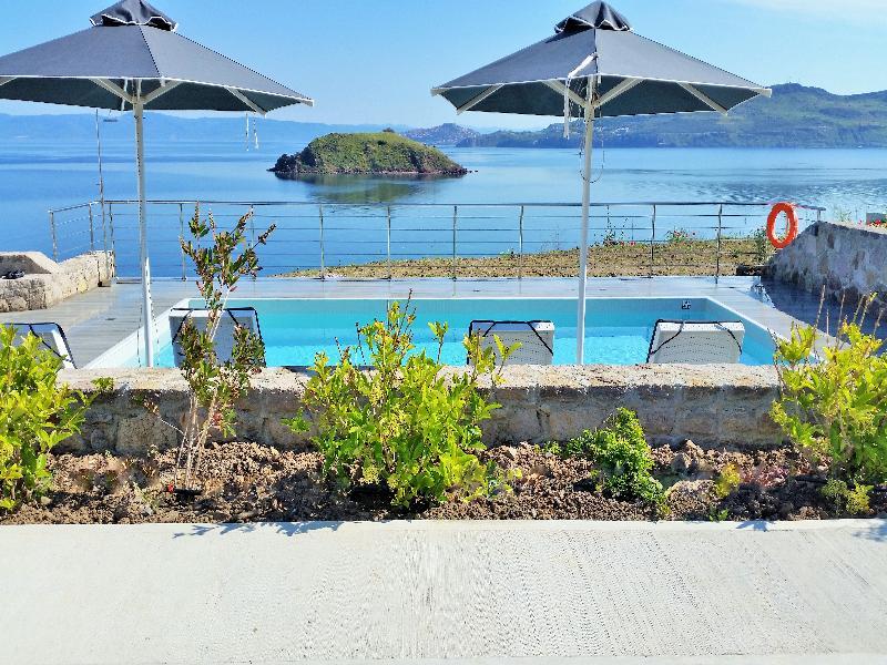 Eleia Seafront Rooms & Villas Petra  Esterno foto