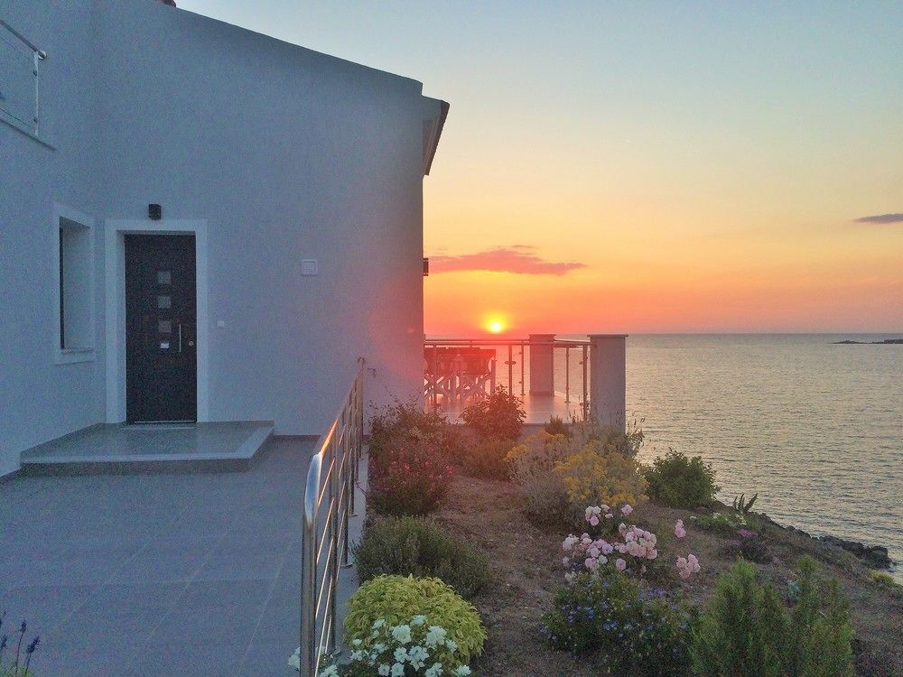 Eleia Seafront Rooms & Villas Petra  Esterno foto