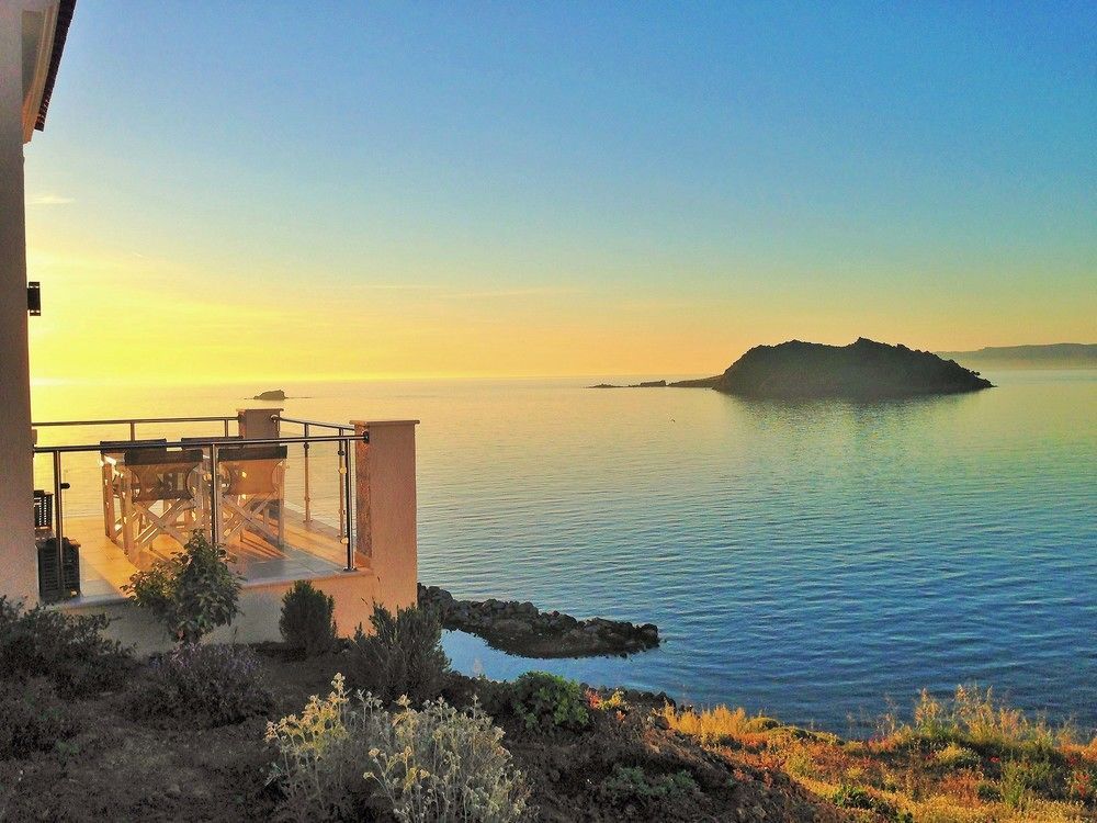 Eleia Seafront Rooms & Villas Petra  Esterno foto