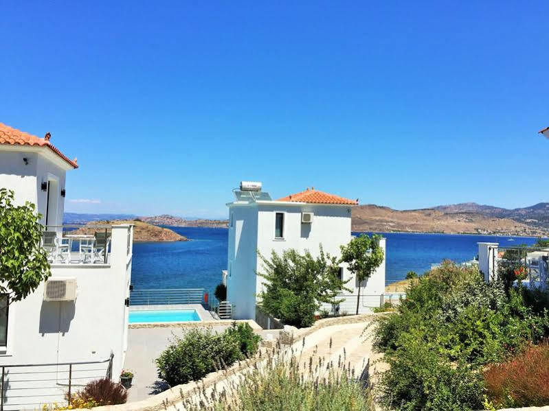 Eleia Seafront Rooms & Villas Petra  Esterno foto