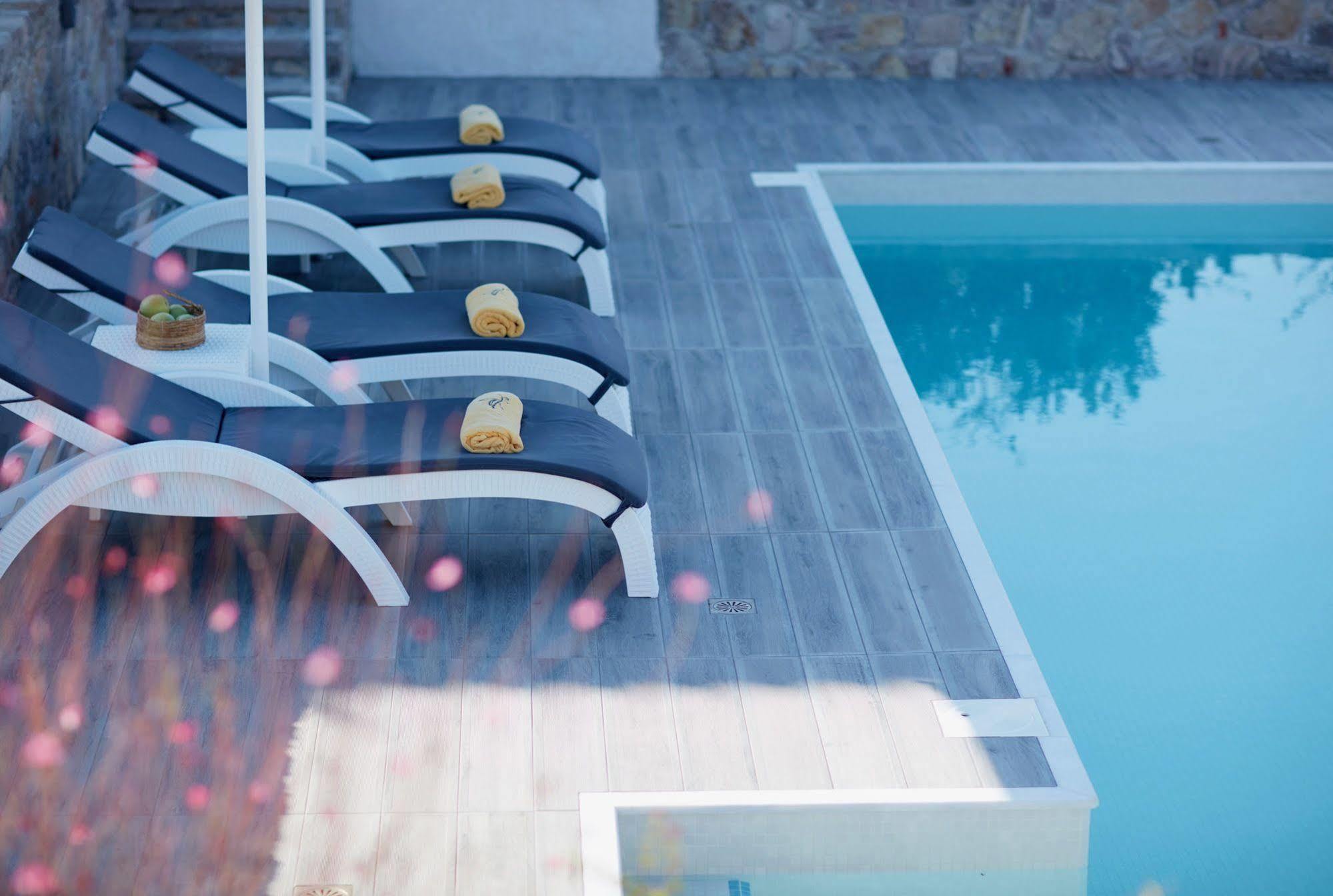 Eleia Seafront Rooms & Villas Petra  Esterno foto